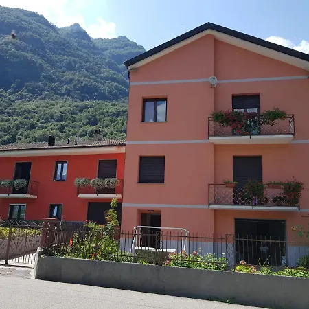 Alexandra Apartment *