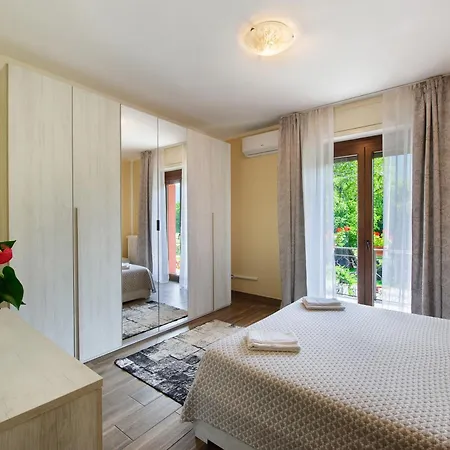 Alexandra Apartment